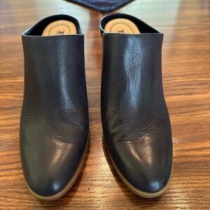 Born Closed Toe Clogs